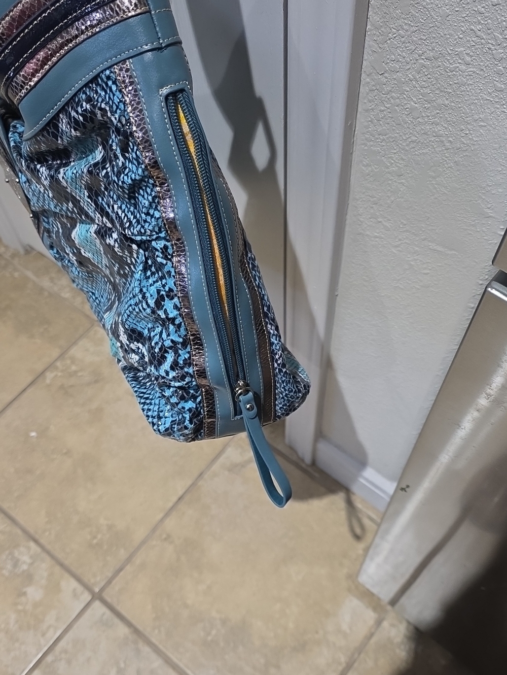 Sharif NWT Blue Snake-Print Shoulder Bag with Metallic Trim - Picture 4 of 14
